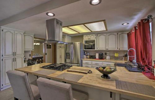 Spacious Lancaster Family Ranch - BBQ and Patio - Foto 10