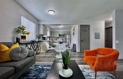 Central Midtown Apt-Secure Parking-Walk to Target - Foto 1