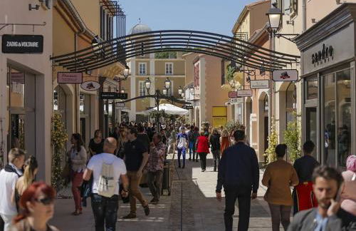 Un Petit Coin de Provence - Istres - Maison Contemporaine Avec Piscine Privée Chauffée, Entre Plages Et Provence, Borne 11 kW - Foto 40