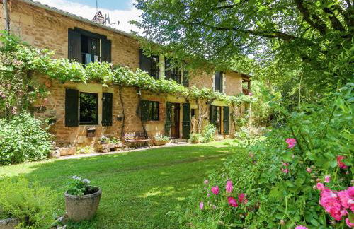 Spacious Farmhouse With Private Heated Pool in a Rustic Garden - Foto 48