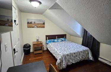 Suites on East Side near Whole Foods, Brown University, Miriam Hospital, MBTA, Downtown, - Photo 29