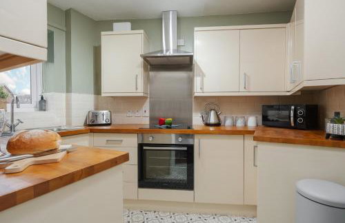 Cozy Waterfront Apartment - Free Parking & Wi-Fi - Photo 12