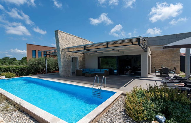 Modern Villa With Pool, Covered Terrace and sea View - Foto 1