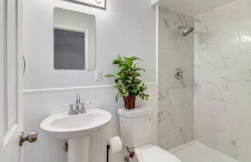 Cozy Home with Grill and Games in Albuquerque! - Photo 15