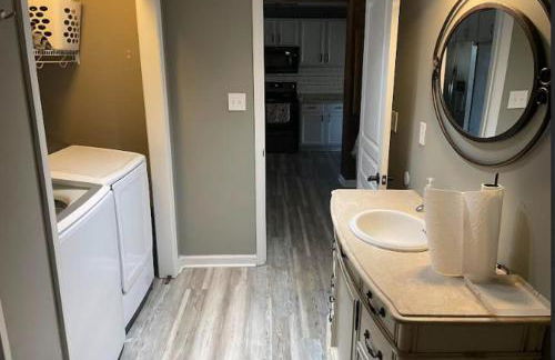 Cozy Country Cottage - Photo 1