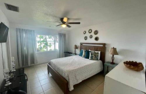 Lakefront Duplex with Pontoon Boat 2 Bedroom Home - Foto 18