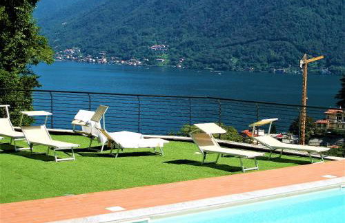 Green & Lake Home - Photo 1