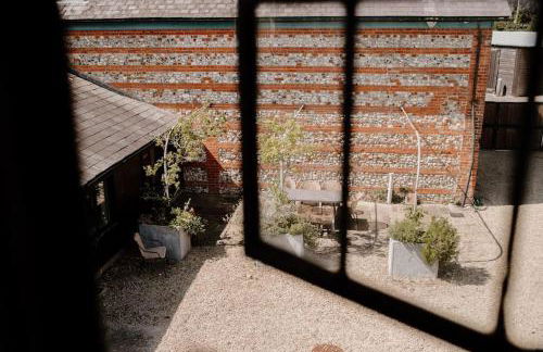 Manor Estate - Two Accommodation Wings - Sleeps 14 - Foto 10