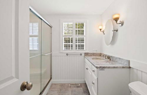 3 Bicycles Provided! Cape Cod Cottage with Deck - Foto 26