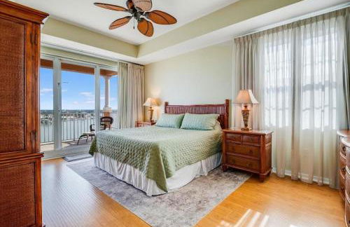 Luxury 5 Star Waterfront Condo 3 Bdr 2 Bath Pool Hot-Tub Panoramic Gulf and Intracoastal Waterway Views - Photo 22