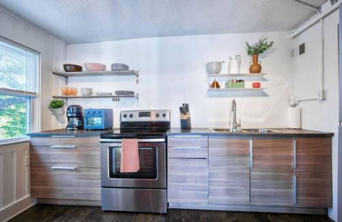 Historic 1Bdrm - Parking - Walk to Restaurants & Westport! - Photo 20