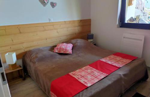 Au chalet de JO avec accès à l'espace piscine et jacuzzi - Foto 22