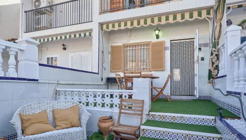 Sunny Coastal Retreat with Pool & Terrace - Foto 2