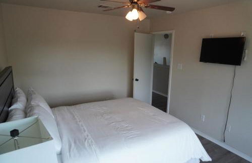 Peaceful Family Retreat Near AT&T Stadium, Texas Rangers, Six Flags, Epic Waters Indoor Waterpark, DFW Airport & More! - Foto 5