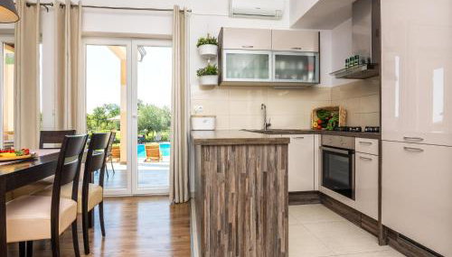 Villa in Policnik with Private Pool - Foto 4