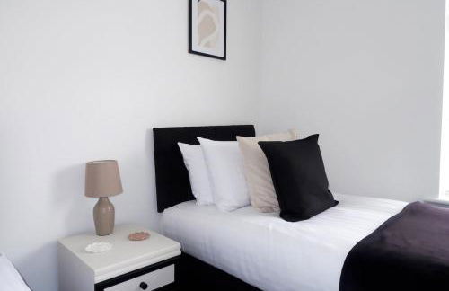 Modern 3 Bed House nr Southampton Town-Parking Contractors Welcome - Foto 5