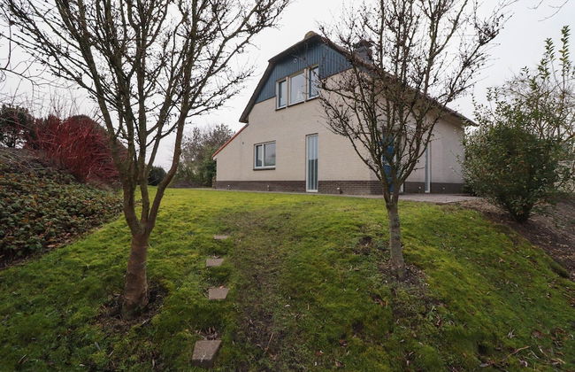 Modern Villa in Makkum With Garden - Photo 24