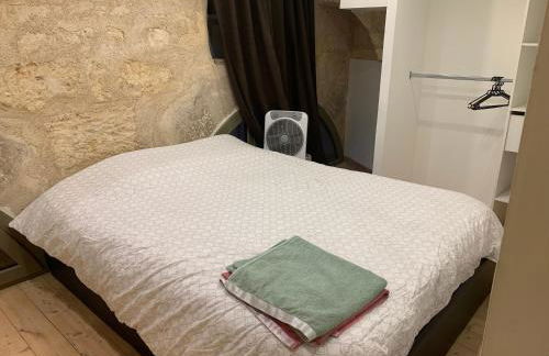 appartement cosy avec climatisation et patio centre historique de Bordeaux - Foto 3