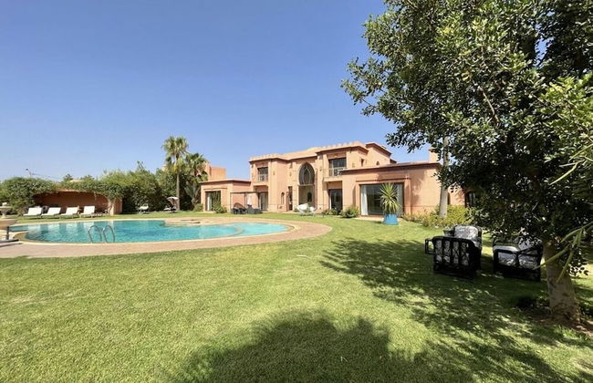 Superb Villa With 2 Private Pools Hammam and Tennis Court - Foto 16
