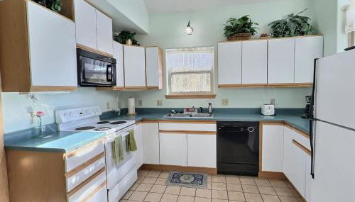 2 Bed Cabin Fireplace Lodgepole Pines - Foto 3, stove, dishwasher, toaster