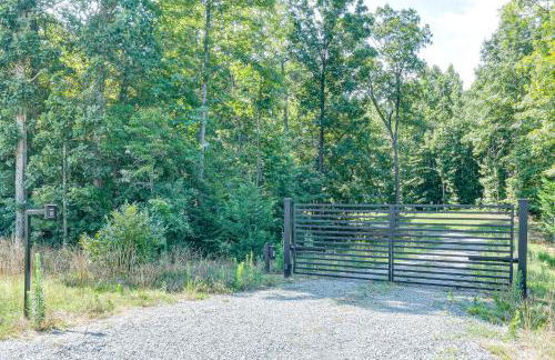 Secluded 18-Acre Retreat in Staley with Game Room - Foto 27