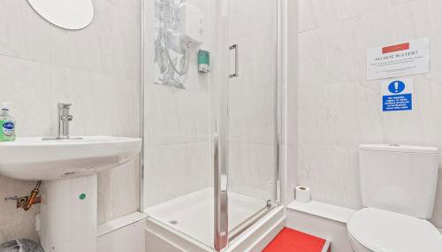 Private Studio in Dudley,Kitchen&Bathroom,Sleeps 1 - Foto 5, Shower