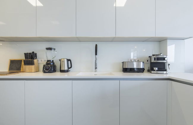 Luxurious Seaview Apartment in Estoril - Photo 20