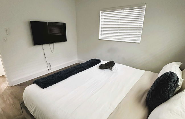 BnB Hyperion Brand New 2b2b Retreat w Patio - Foto 24