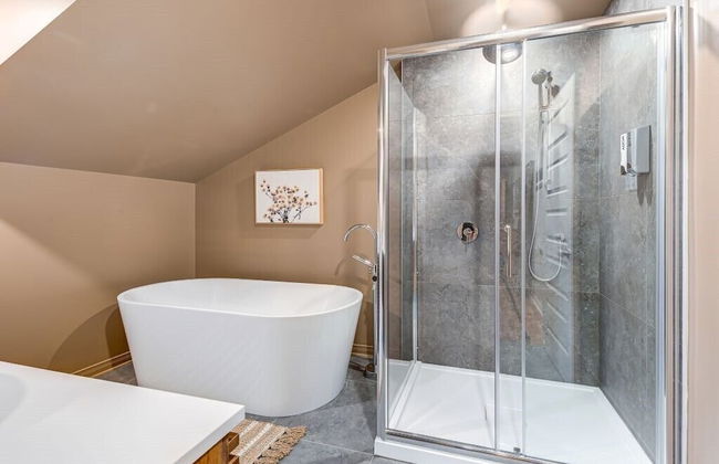 St. Ursule Two-Storey Oasis - Photo 14