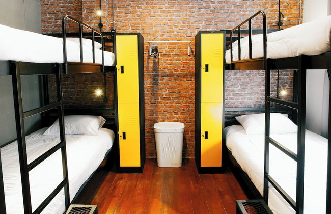 At 44 Bangrak - Photo 6