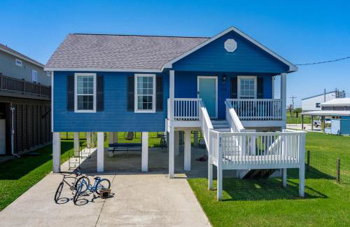 Deep Blue Yonder - Ping-pong! Bikes! Games! Cute and cozy 3-bed, 2-bath home in the heart of Crystal Beach! - Foto 2