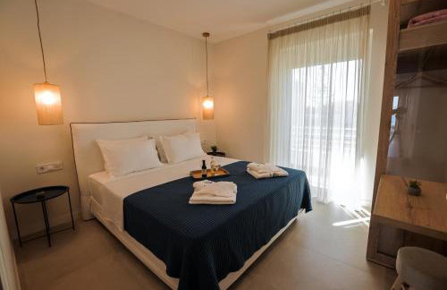 La Mer Bleue Beachfront Boutique Apartments - Photo 3