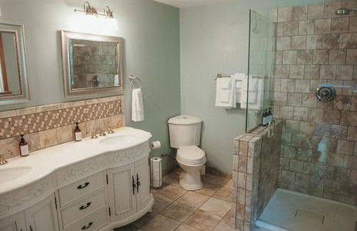 Insane views, hot tub, wood stove, close to town! - Foto 14