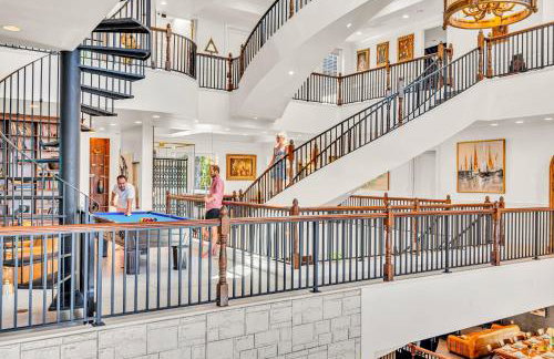 The Modern Castle Canal View Access Rooftop Living Greenhouse VlLLAS - Foto 29