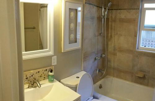 Cowell's Beach Retreat - steps to beach, restaurants, wharf, Boardwalk, shops, fast wifi, surf-in surf-out - Foto 36