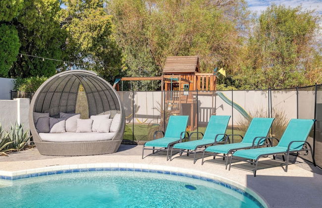 Backyard Pool, Puttinggreen, Playground Modern 5bdr White Agate by Avantstay - Foto 43