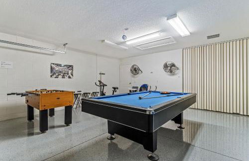 EXQUISITE VILLA - 2 Master Suites, Pool South and Spa, Gas BBQ, Game Room, WIFI - Foto 49