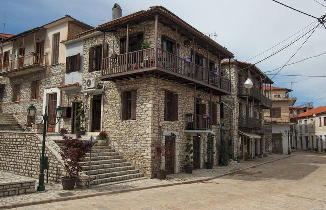 Antique Luxury Groundfloor Suite - Photo 16