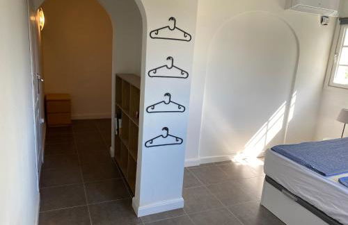 Villa with a big garden and heated pool - Photo 37