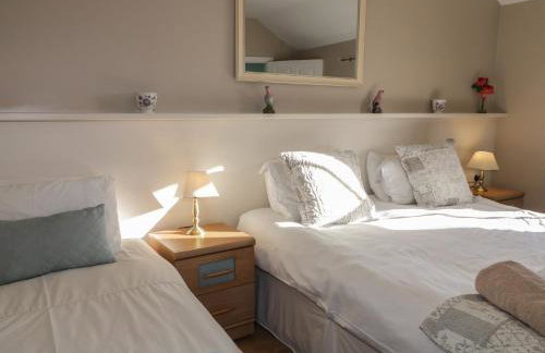 Dan White's Cottage - Photo 14