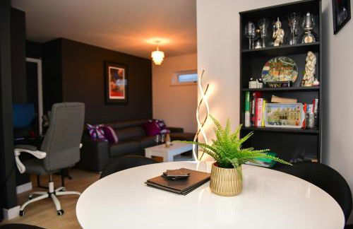 Cardiff Bay Retreat Sleeps 4 Parking - Pass the Keys - Foto 18