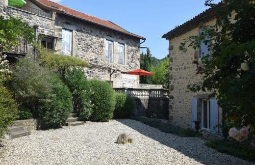 Holiday Home in Ardèche near Château de Ventadour - Foto 4