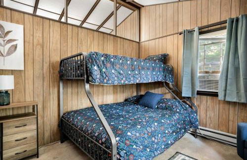 Secluded Cabin Hot Tub, Huge Deck, Fire Pit, WiFi - Foto 18