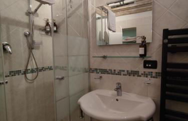 Dimora Fenni - Appartamento elegante nel cuore di Monte Isola con Wi-Fi e aria condizionata - Foto 12