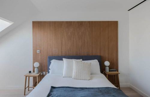 Soho 2-Bed Penthouse - AC - Sleeps 6 - Photo 8
