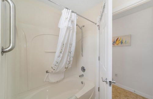 Villages Villa - Prime Location - Fenced Yard - Foto 7