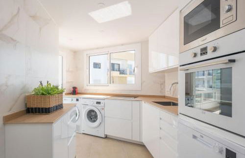 In front of SEA & CENTER - Foto 12