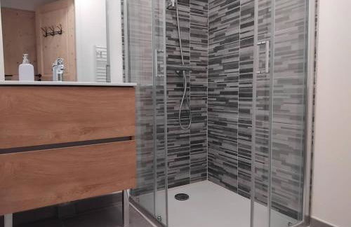 Appartement neuf 2 chambres, parking inclus, proche bus gratuit - FR-1-356-531 - Foto 15