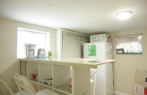 Best EWR Airport Studio-Hot Tub-Free Parking - Foto 9