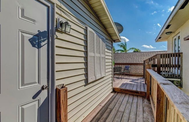 Beautifully Renovated 5 Bedroom with Guest House 5 Home by RedAwning - Foto 56